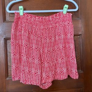 NWOT flowy pattern shorts